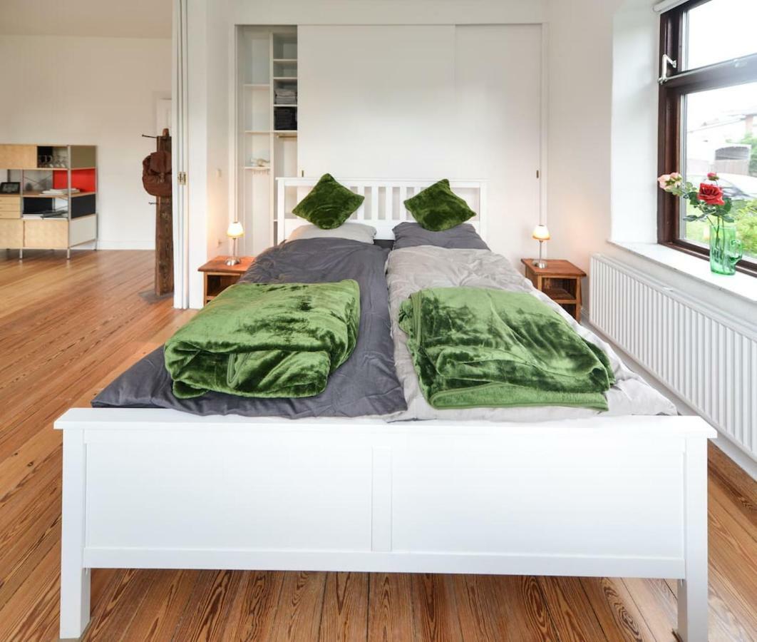 Kanalvilla - Urlaub Am Nord-Ostseekanal - Zwei Ferienwohnungen Im Angebot- Eine Im Dachgeschoss Und Eine Wohnung Mit Garten Sehestedt  Eksteriør bilde