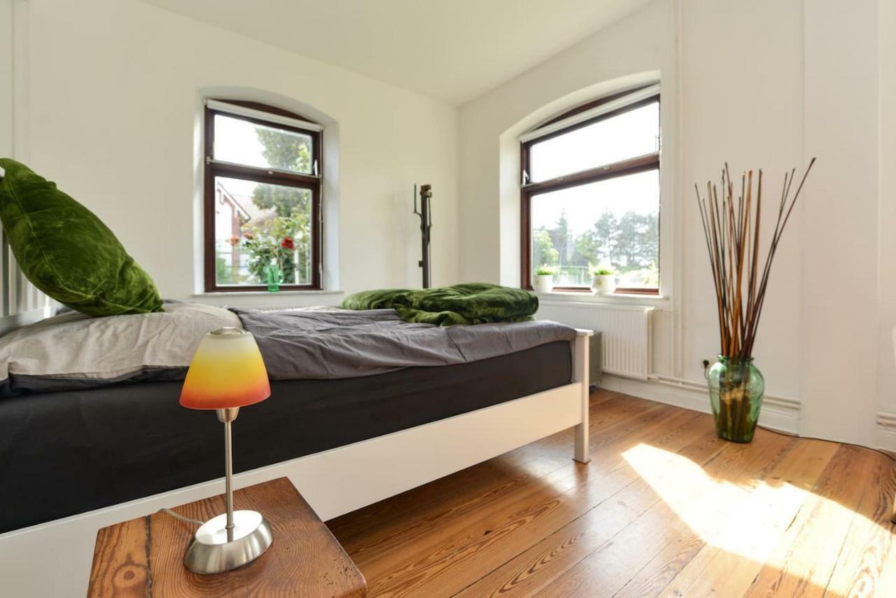Kanalvilla - Urlaub Am Nord-Ostseekanal - Zwei Ferienwohnungen Im Angebot- Eine Im Dachgeschoss Und Eine Wohnung Mit Garten Sehestedt  Eksteriør bilde