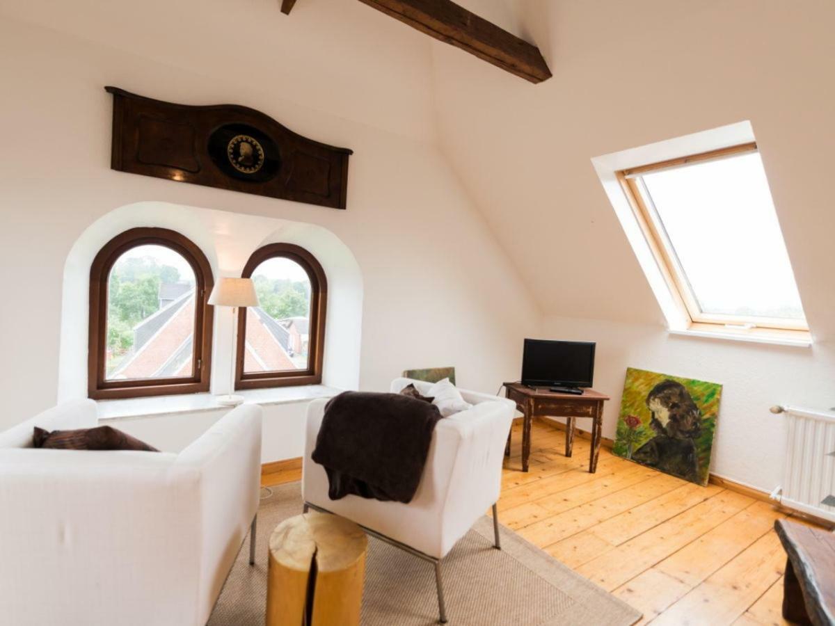 Kanalvilla - Urlaub Am Nord-Ostseekanal - Zwei Ferienwohnungen Im Angebot- Eine Im Dachgeschoss Und Eine Wohnung Mit Garten Sehestedt  Eksteriør bilde