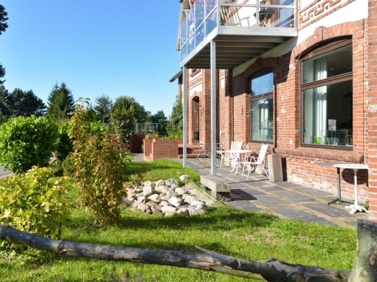 Kanalvilla - Urlaub Am Nord-Ostseekanal - Zwei Ferienwohnungen Im Angebot- Eine Im Dachgeschoss Und Eine Wohnung Mit Garten Sehestedt  Eksteriør bilde