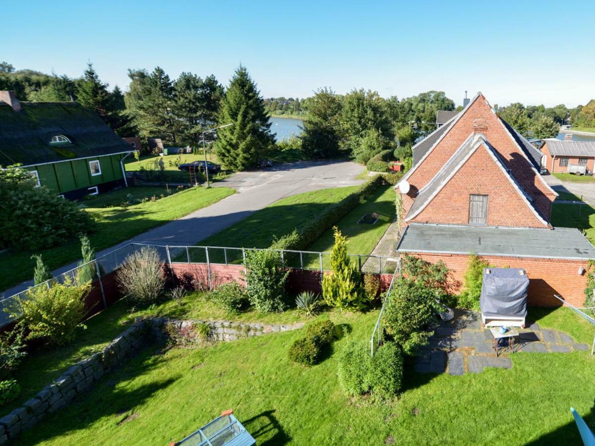 Kanalvilla - Urlaub Am Nord-Ostseekanal - Zwei Ferienwohnungen Im Angebot- Eine Im Dachgeschoss Und Eine Wohnung Mit Garten Sehestedt  Eksteriør bilde